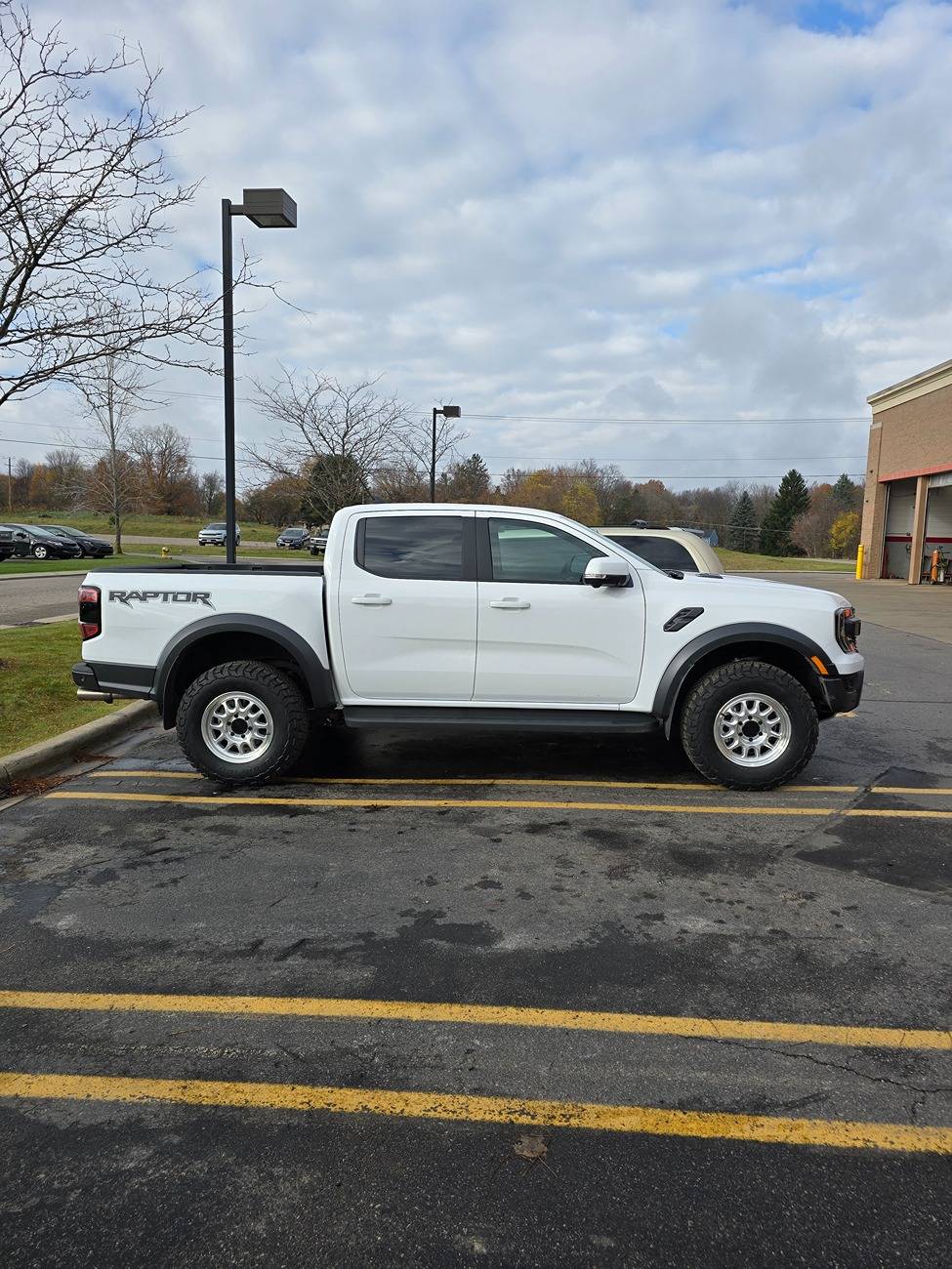 Ford Ranger Black Lug Nuts? 20241106_100033