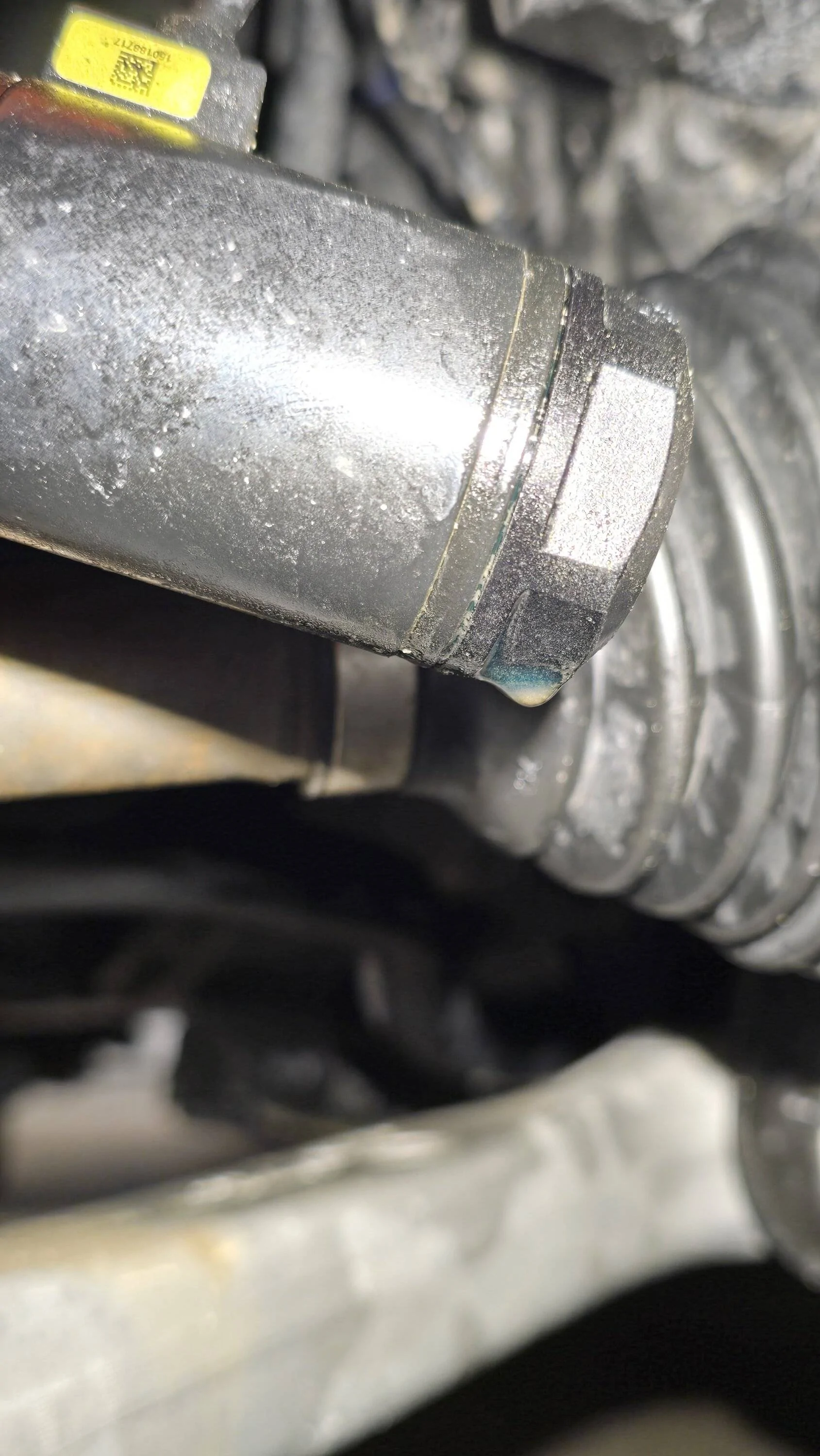 Ford Ranger Both front shocks leaking.. 20250126_093144