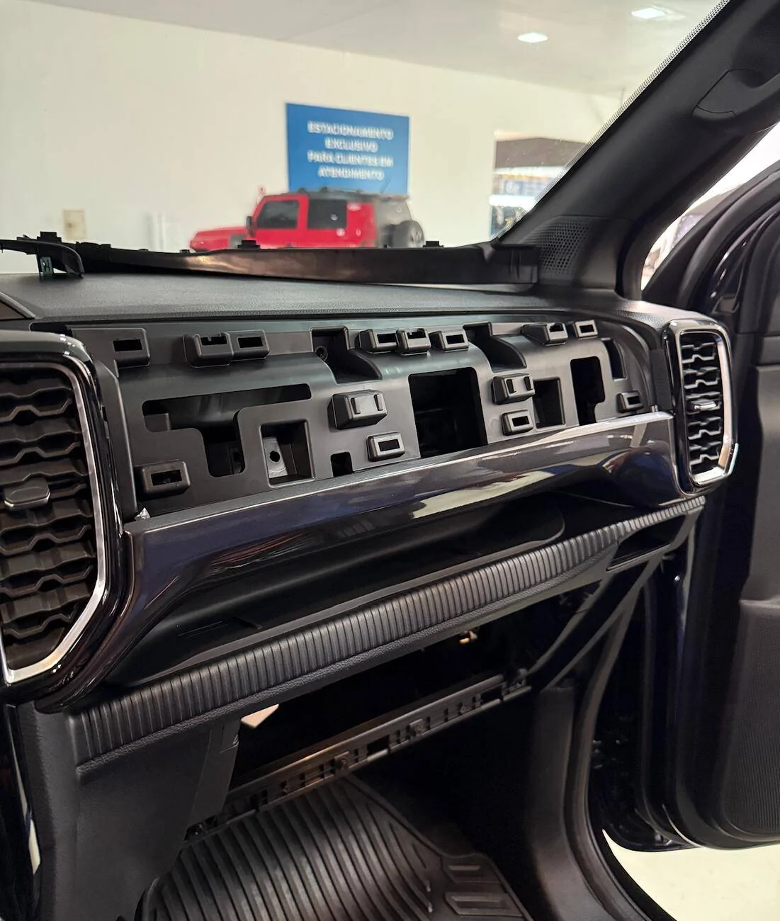 Ford Ranger Lariat Top Glove Box Install on XLT Screenshot 2025-02-12 at 22.00.26