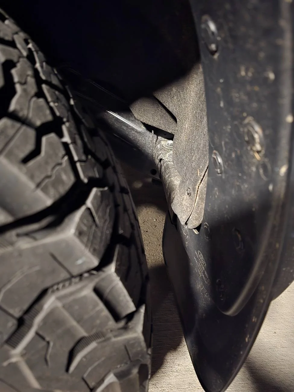 Ford Ranger Wheel wheel liner edge scraping? 1000091203