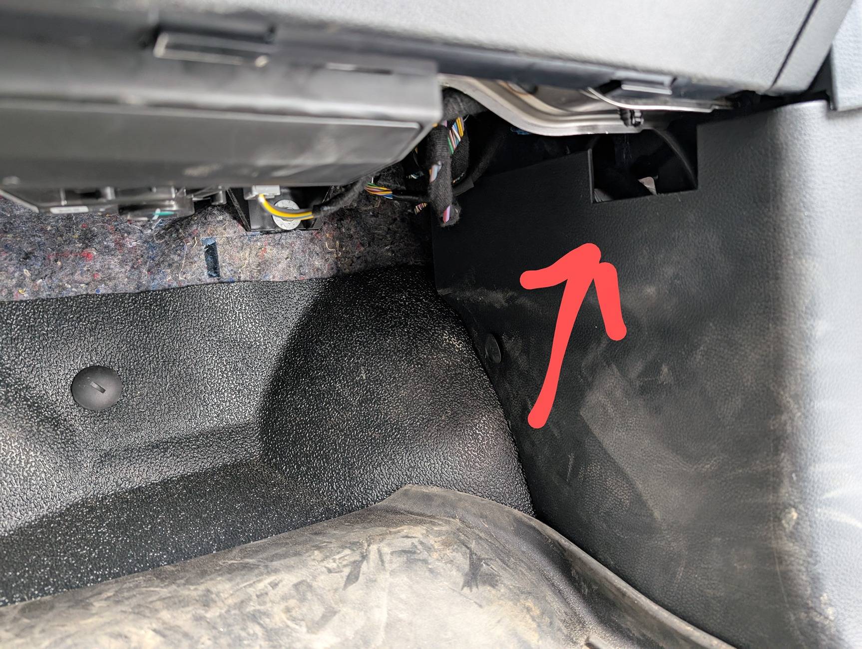 Ford Ranger Location of wire for trailer camera, switched 12v and more 1000023808