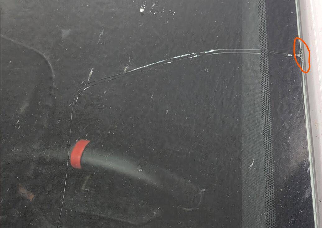Ford Ranger Cracked windshield 1739824019529-aa