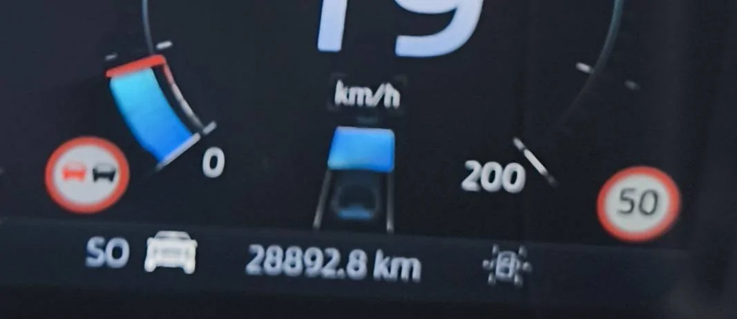 Ford Ranger Strange road sign on the cluster IMG_20250220_165300