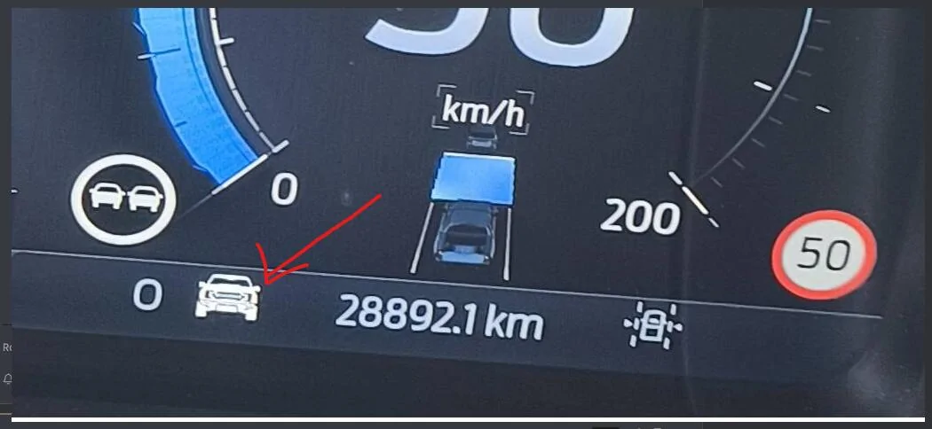 Ford Ranger Strange road sign on the cluster 1740151376520-fc