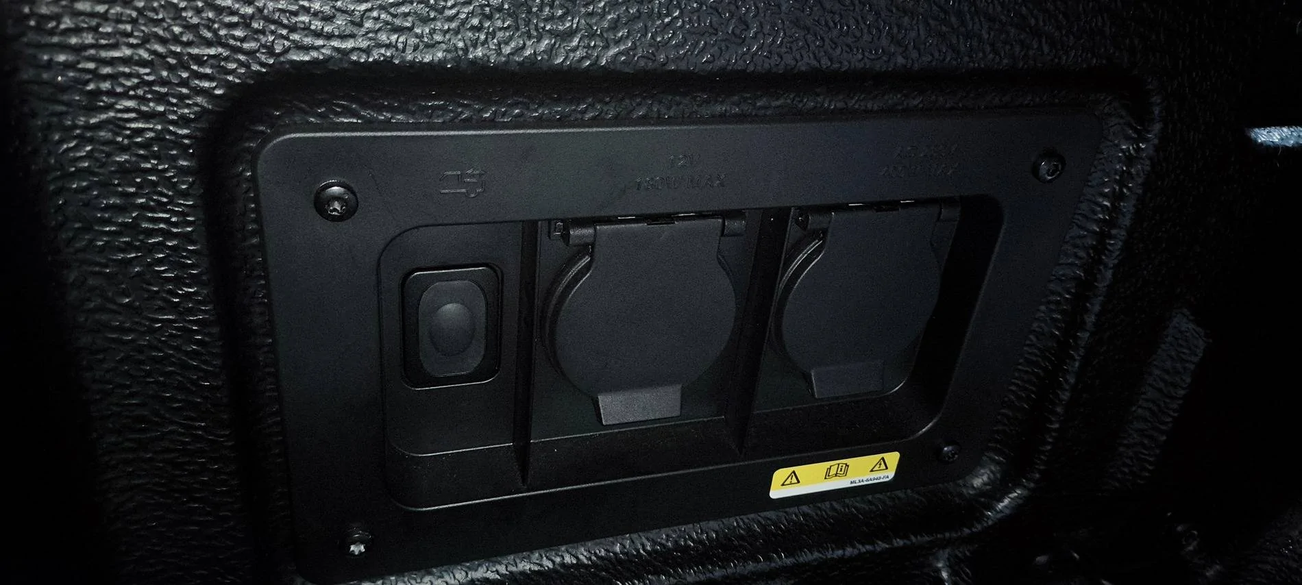 Ford Ranger Electronic roller shutter on Ranger Raptor Next Gen IMG_20250221_205243