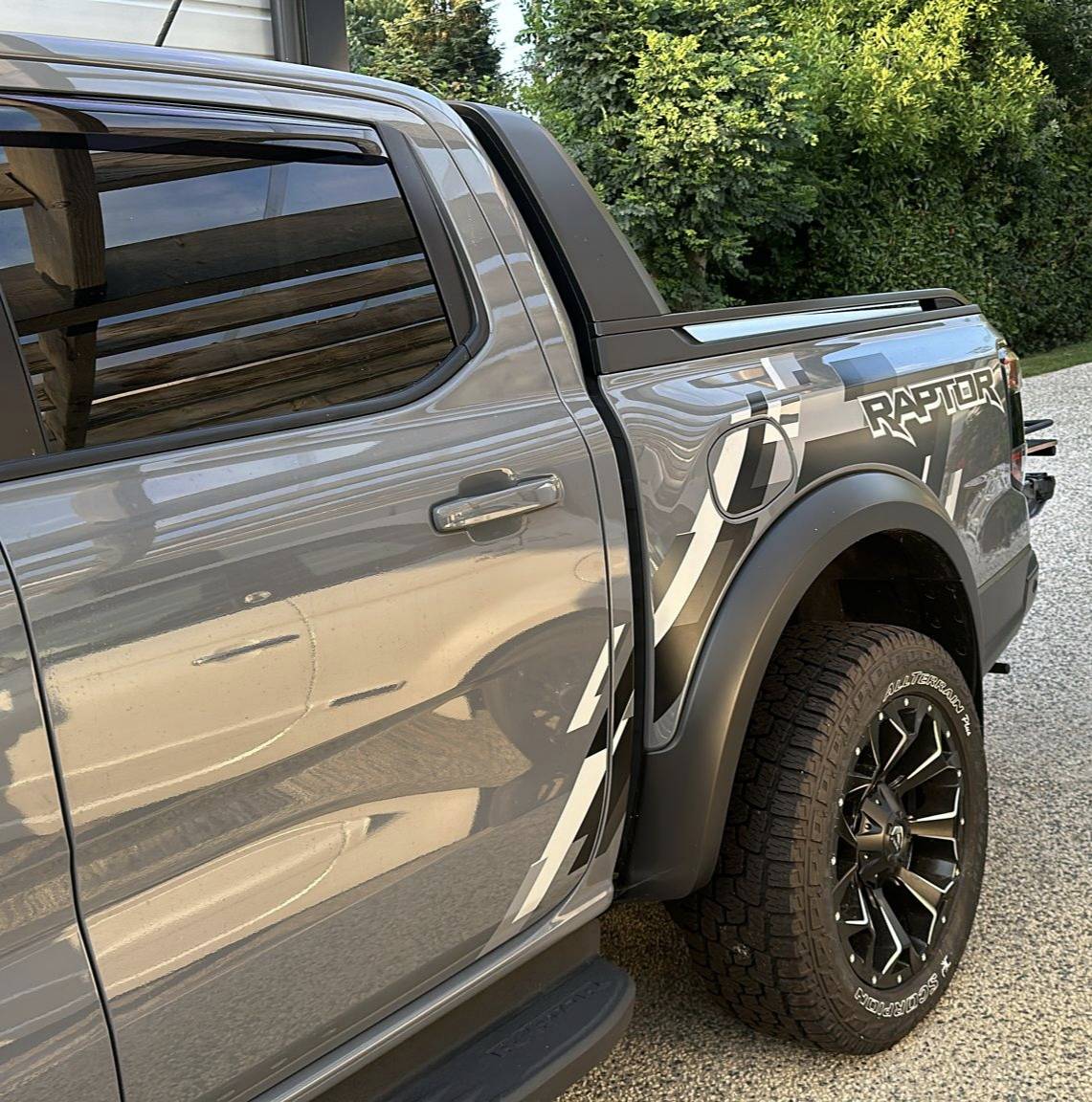 Ford Ranger Electronic roller shutter on Ranger Raptor Next Gen IMG_20250221_205642