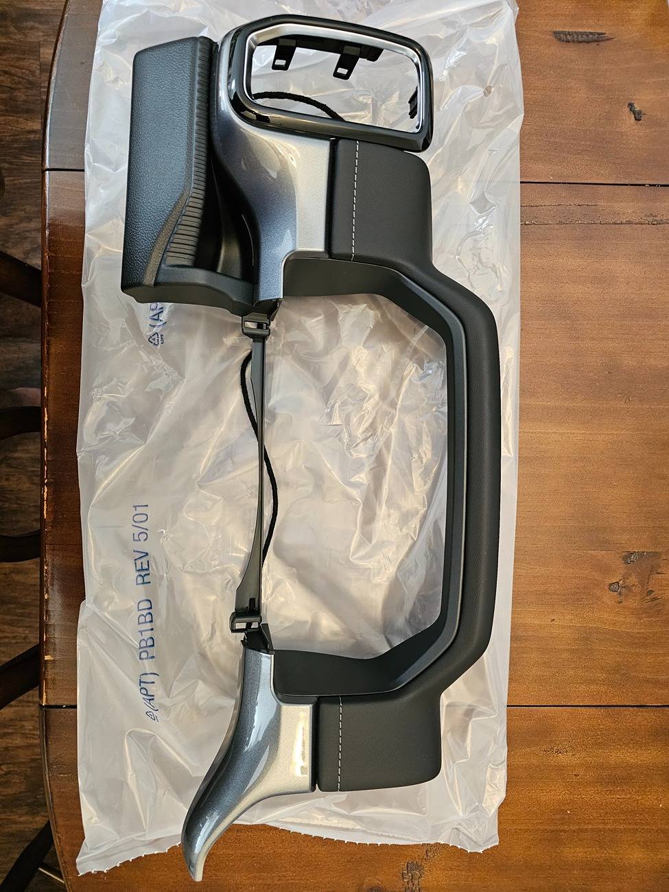 Ford Ranger Anyone put the Lariat trim on the instrument cluster? 1000016054