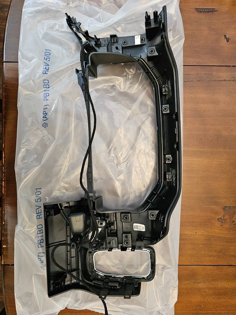 Ford Ranger Anyone put the Lariat trim on the instrument cluster? 1000016053