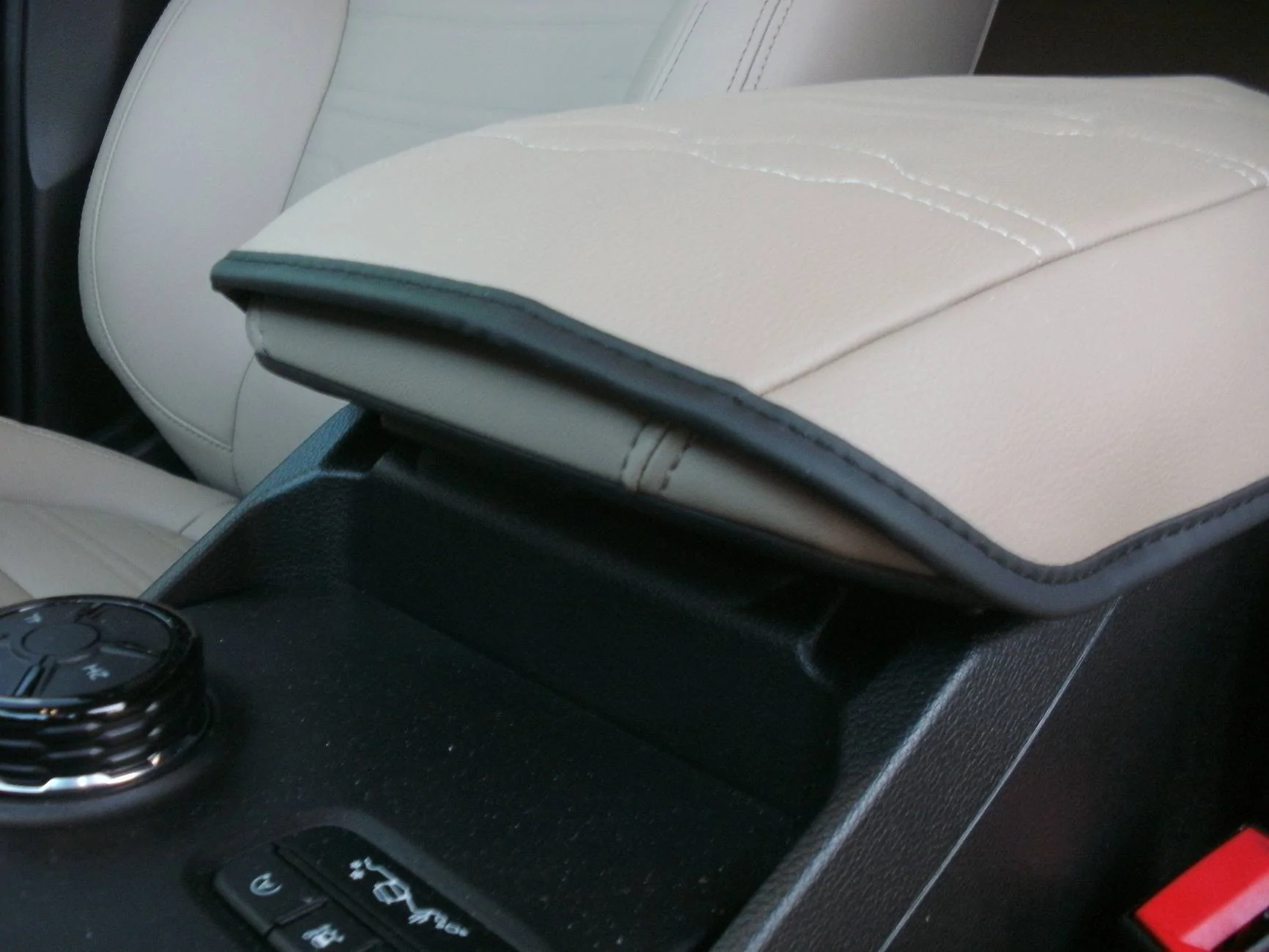 Ford Ranger 🎉 Muslogy 2024+ Ranger Luxury Accessories Giveaway! 🚙🔥 Front view console drv sid