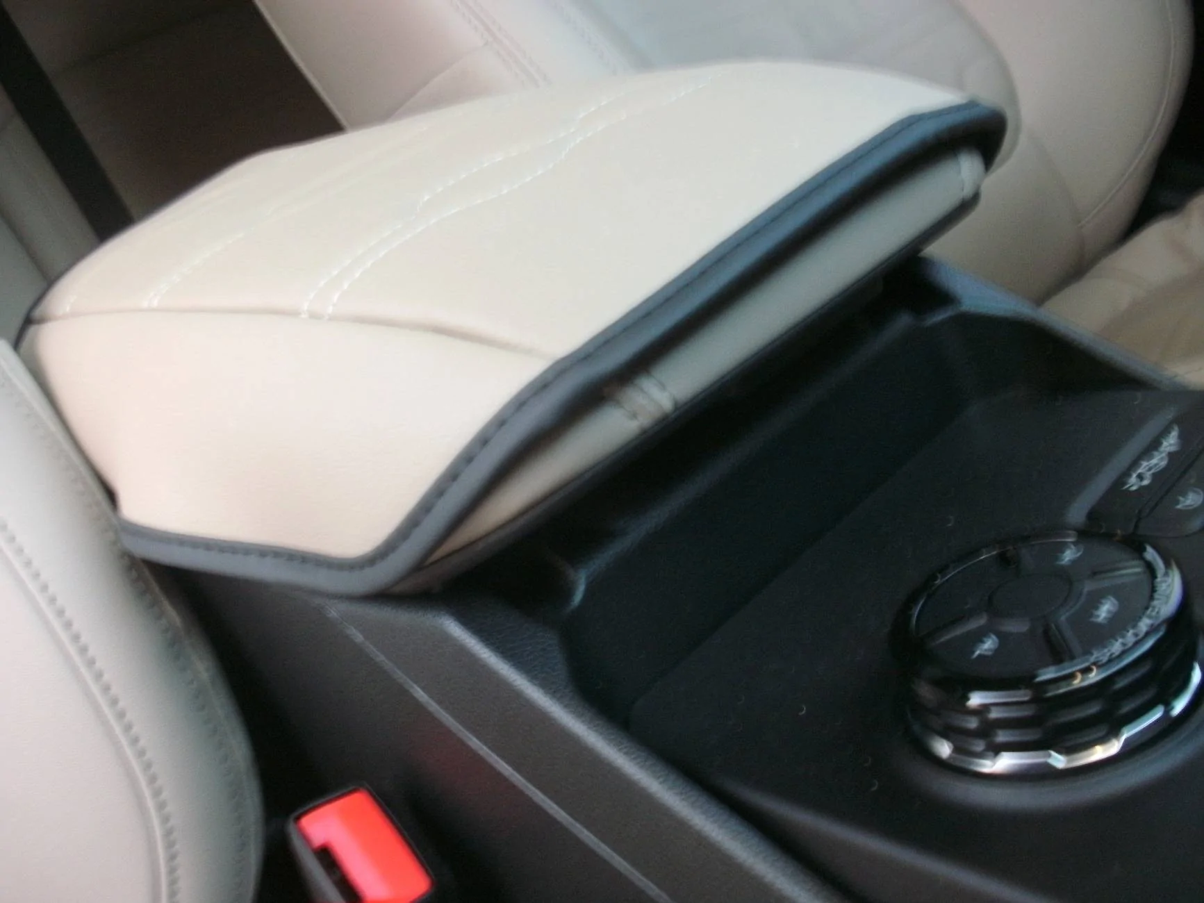 Ford Ranger 🎉 Muslogy 2024+ Ranger Luxury Accessories Giveaway! 🚙🔥 Front view console pass sid