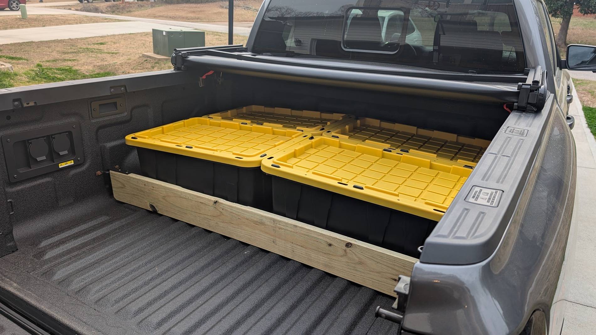 Ford Ranger Tote setup for the bed of the truck. 1000002014