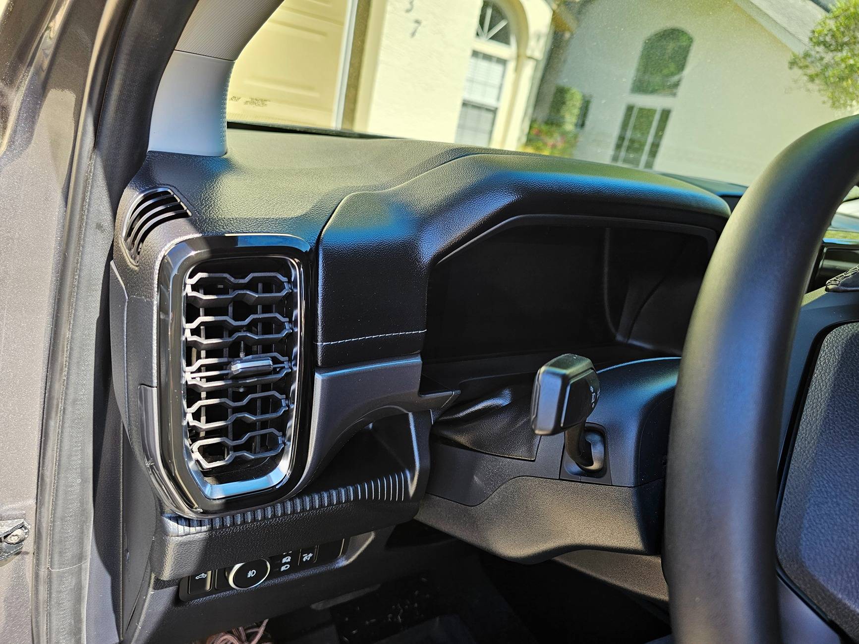 Ford Ranger Anyone put the Lariat trim on the instrument cluster? 1000016178