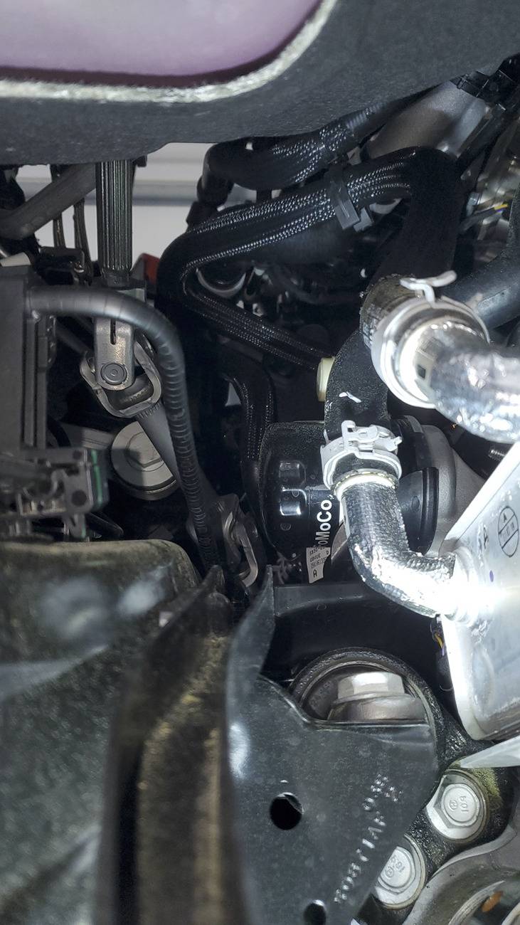 Ford Ranger New 2.3 oil filter easier to get at bottom rear