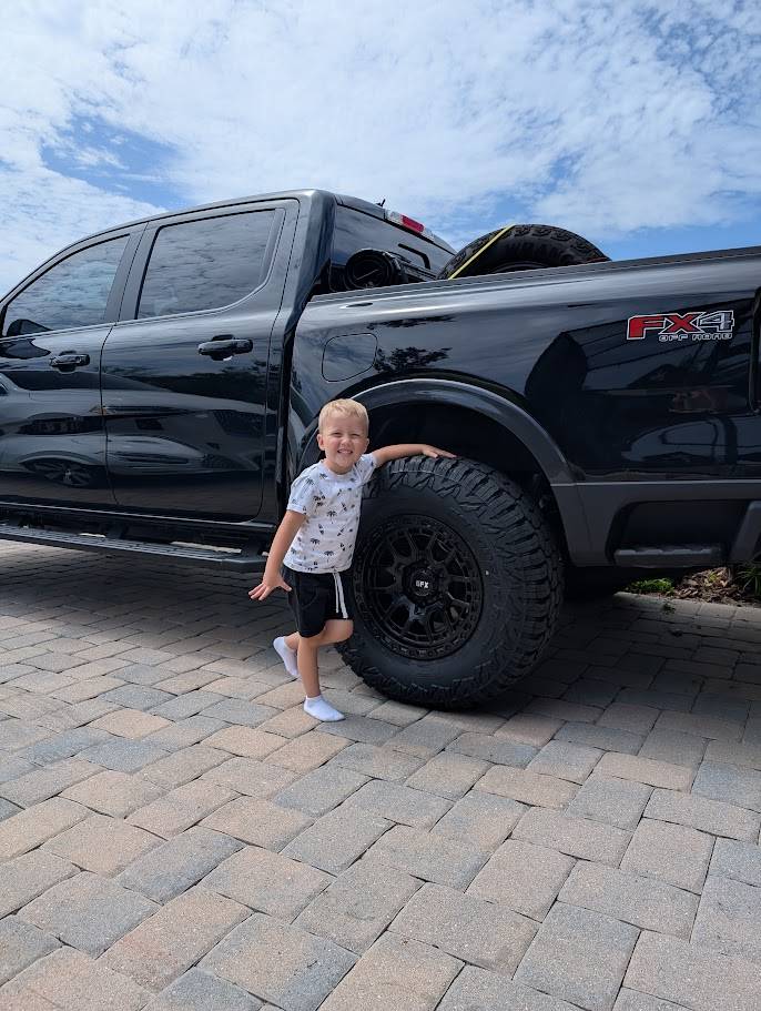 Ford Ranger 285/70R17  Falken WildPeak R/T01 + 2.5" SuperLift installed on 2024 Ranger Lariat FX4 After I