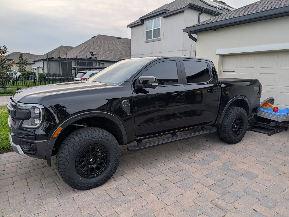 Ford Ranger 285/70R17  Falken WildPeak R/T01 + 2.5" SuperLift installed on 2024 Ranger Lariat FX4 Outside I