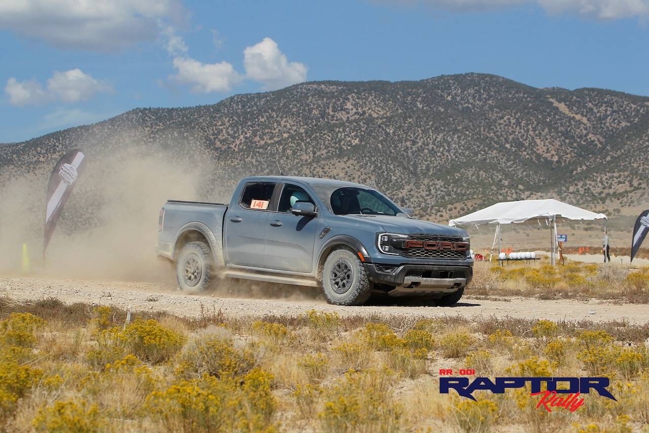 Ford Ranger Jumping the Ranger Raptor Azure Gray Ranger Raptor - 1