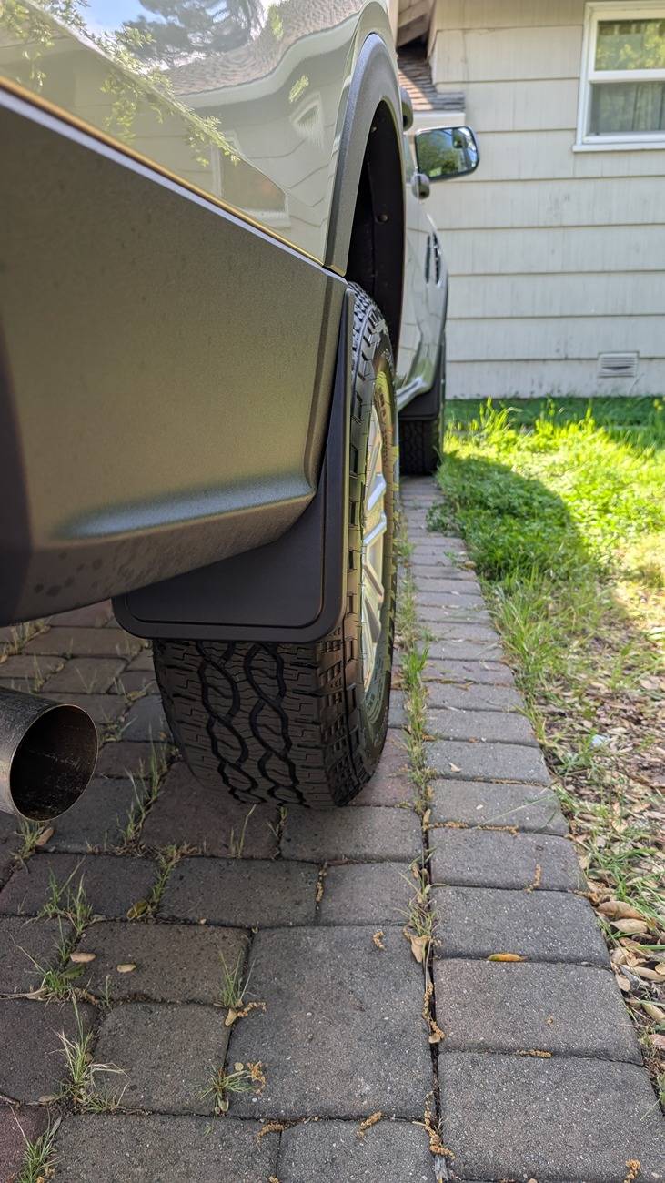 Ford Ranger Muslogy Mud Flaps kit installed on 24 XL PXL_20250410_173641656.MP