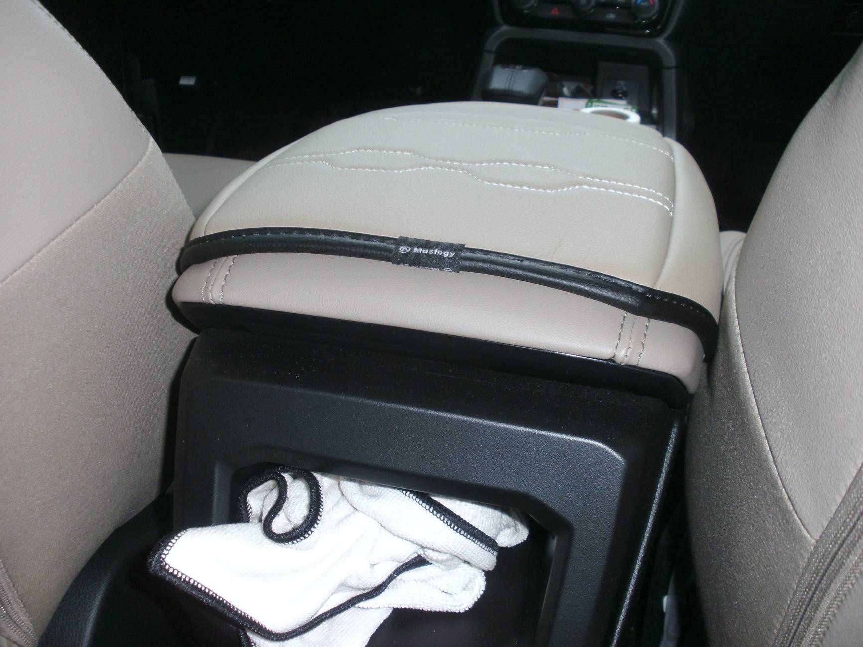 Ford Ranger 🎉 MUSLOGY GIVEAWAY TIME! 🎉(Win your Sandstone Armrest Cover) Back.JPG