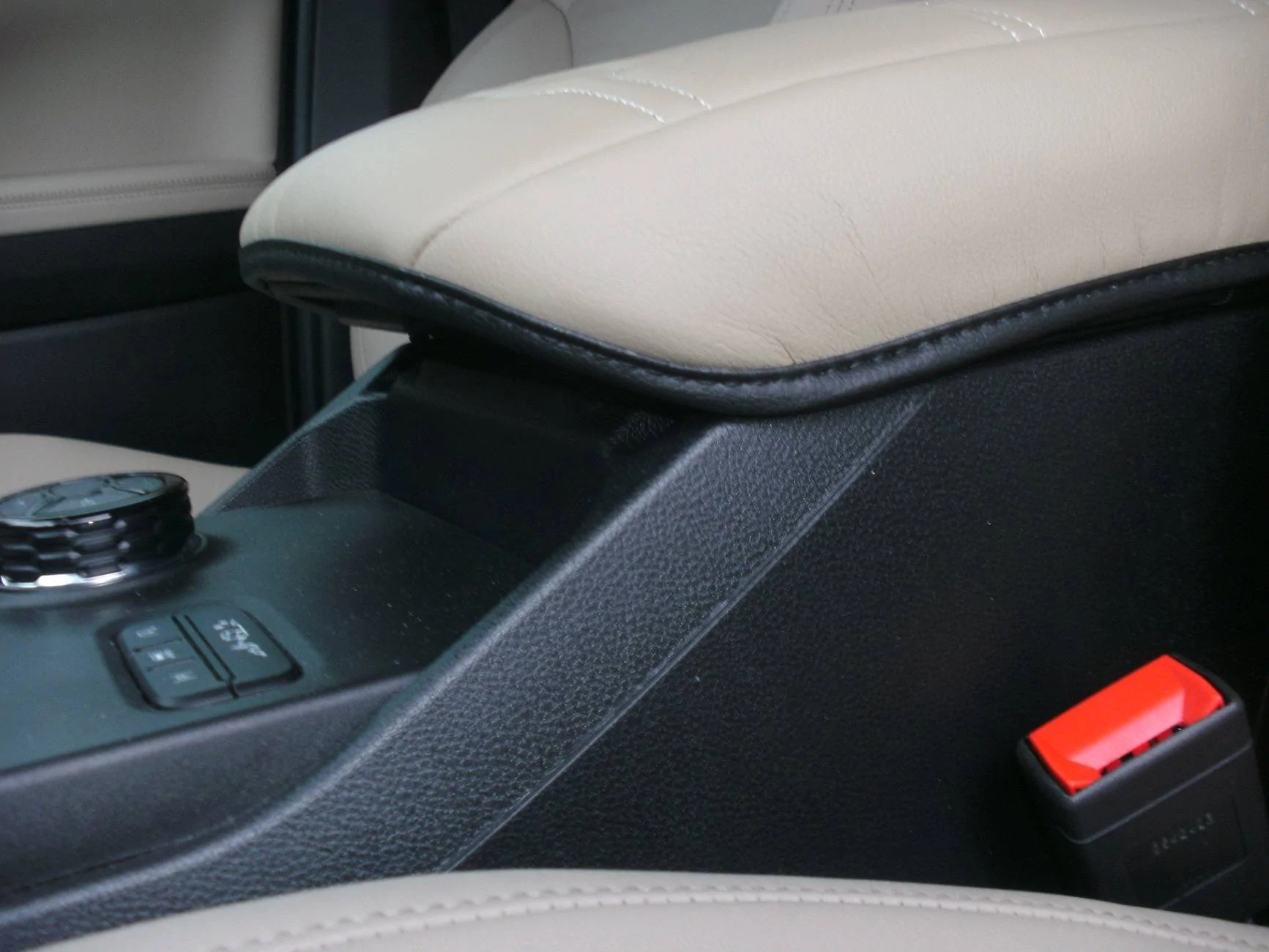 Ford Ranger 🎉 MUSLOGY GIVEAWAY TIME! 🎉(Win your Sandstone Armrest Cover) Drv side front