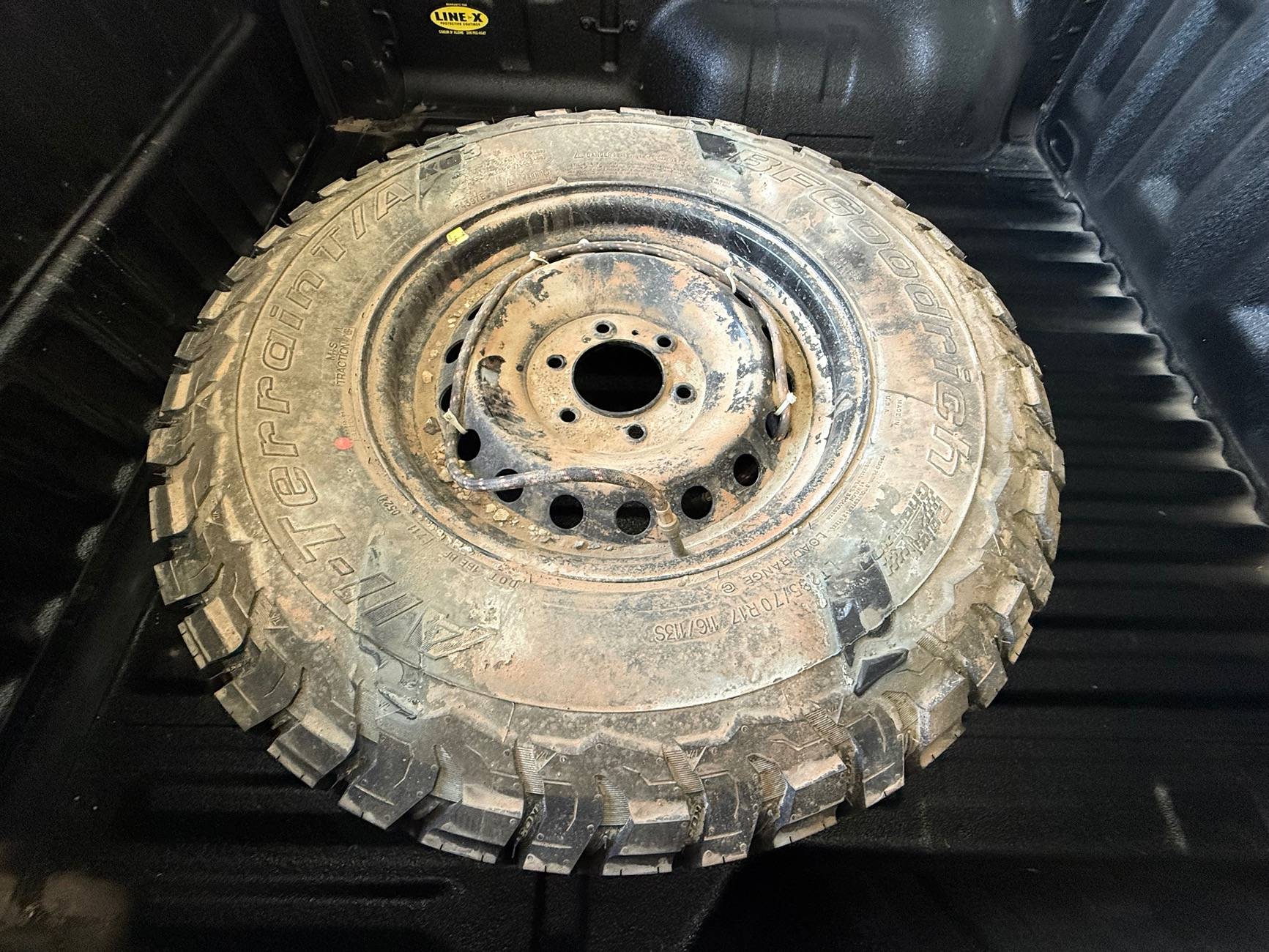 Ford Ranger RR Spare tire ROCK COLLECTOR! IMG_0338