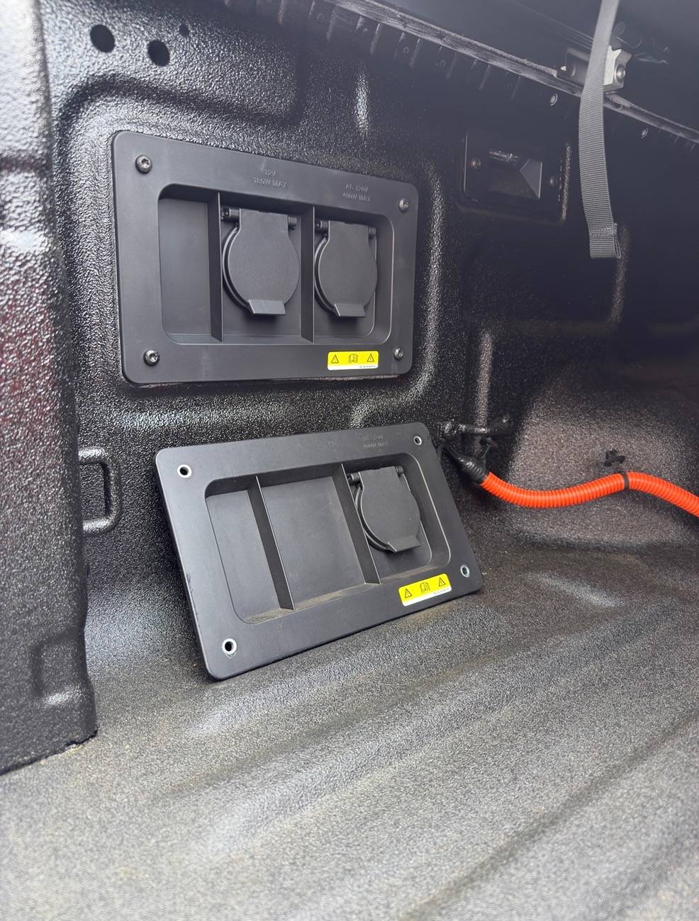 Ford Ranger 2025 RR Missing 12v Outlet in Bed IMG_7449