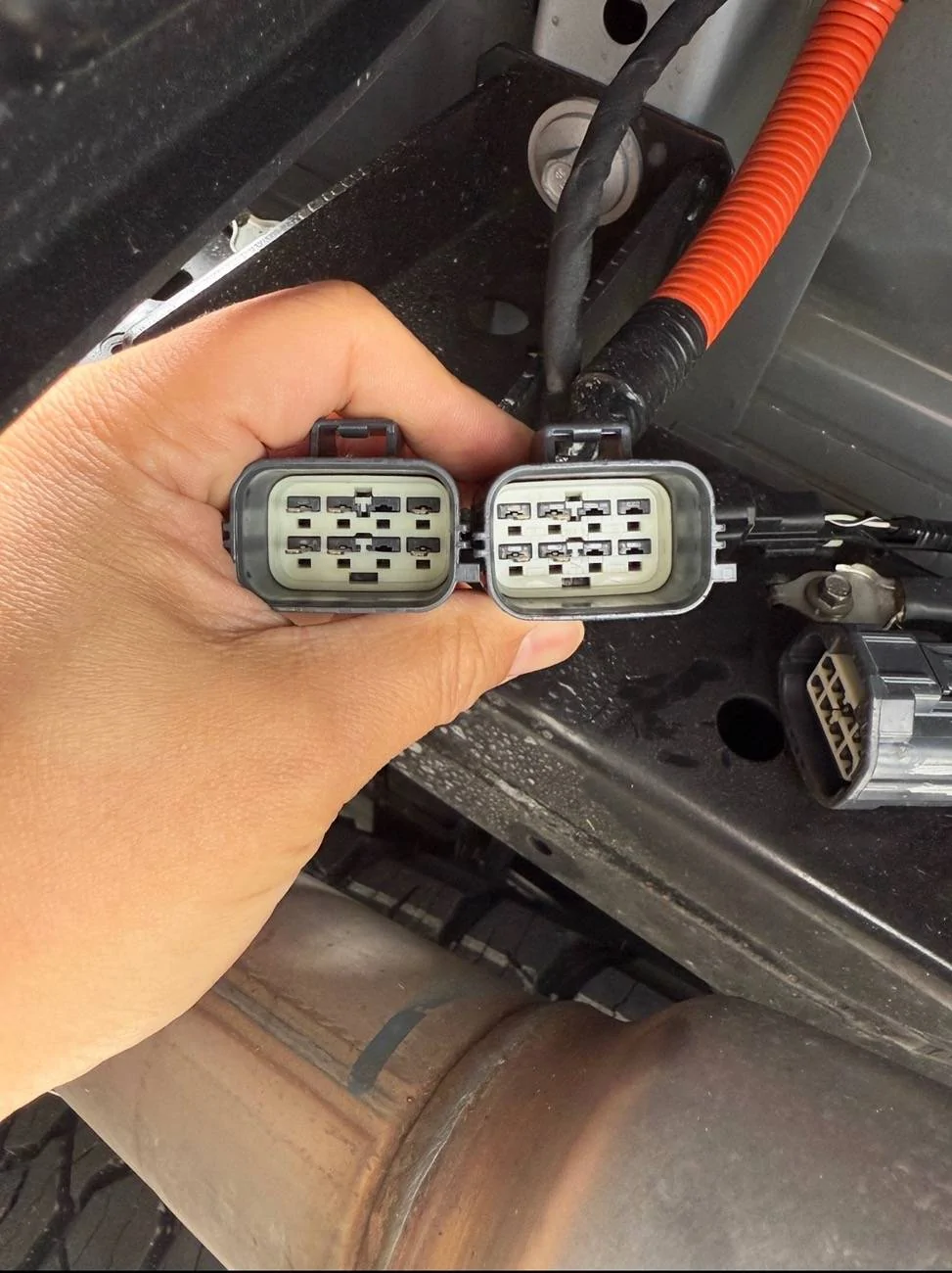 Ford Ranger 2025 RR Missing 12v Outlet in Bed IMG_7445