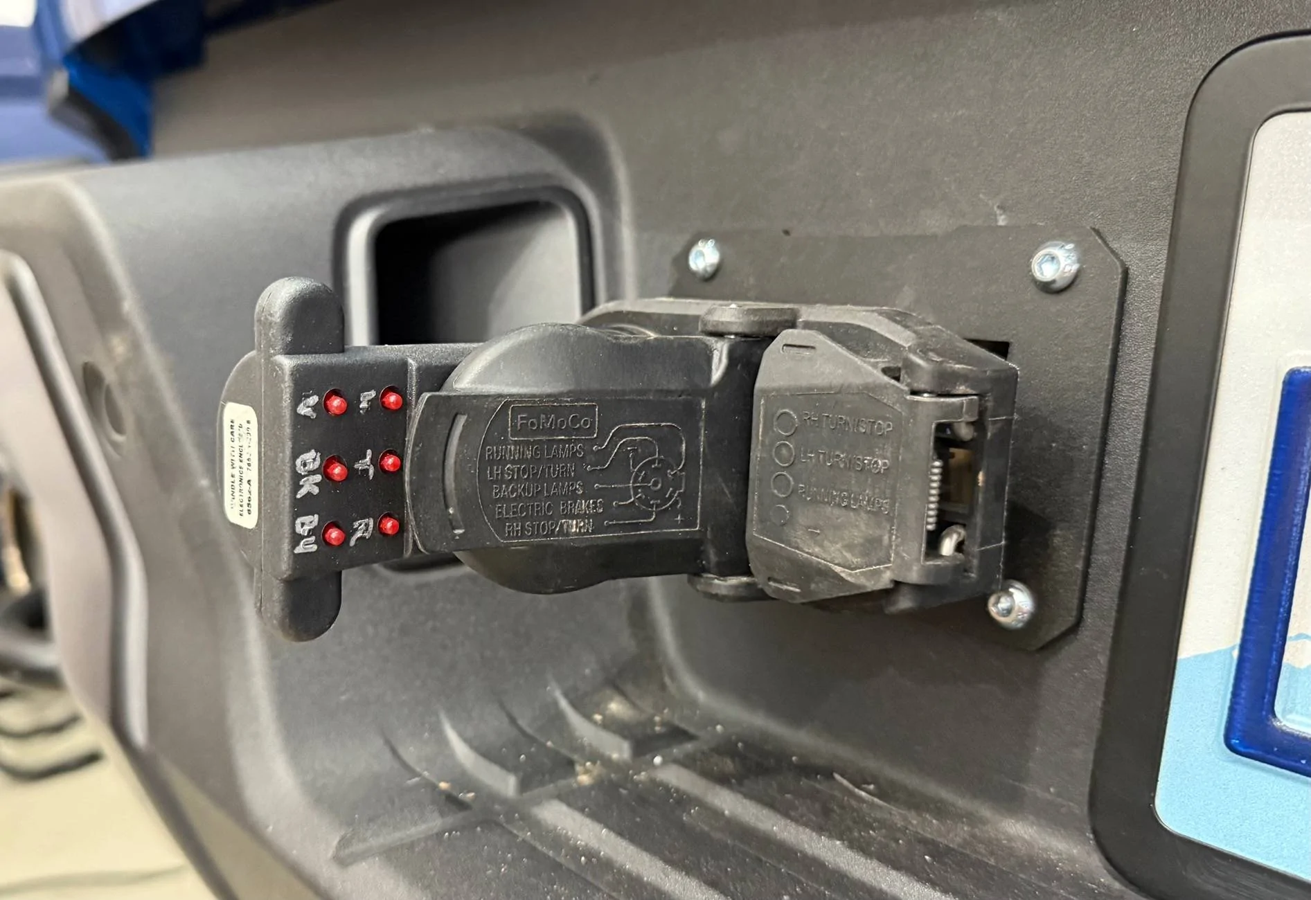 Ford Ranger Plan to install a Leer Harness 300200 for my third brake light, I have a 12 volt power question IMG_0558