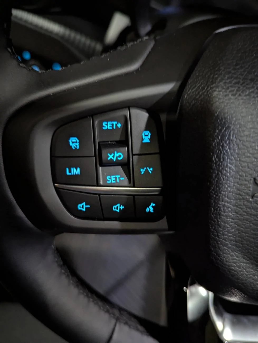 Ford Ranger beyond perplexed with the technology not working!!! PXL_20250517_135653644