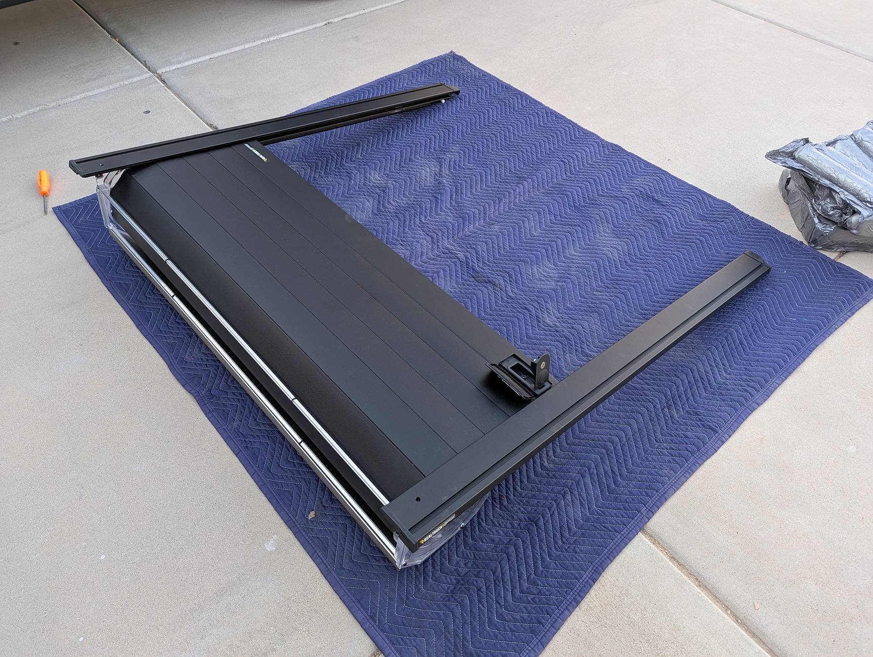 Ford Ranger Starting my build - installing RetraxPro XR Tonneau cover and Kuat Ibex bed rack Tonneau assembly