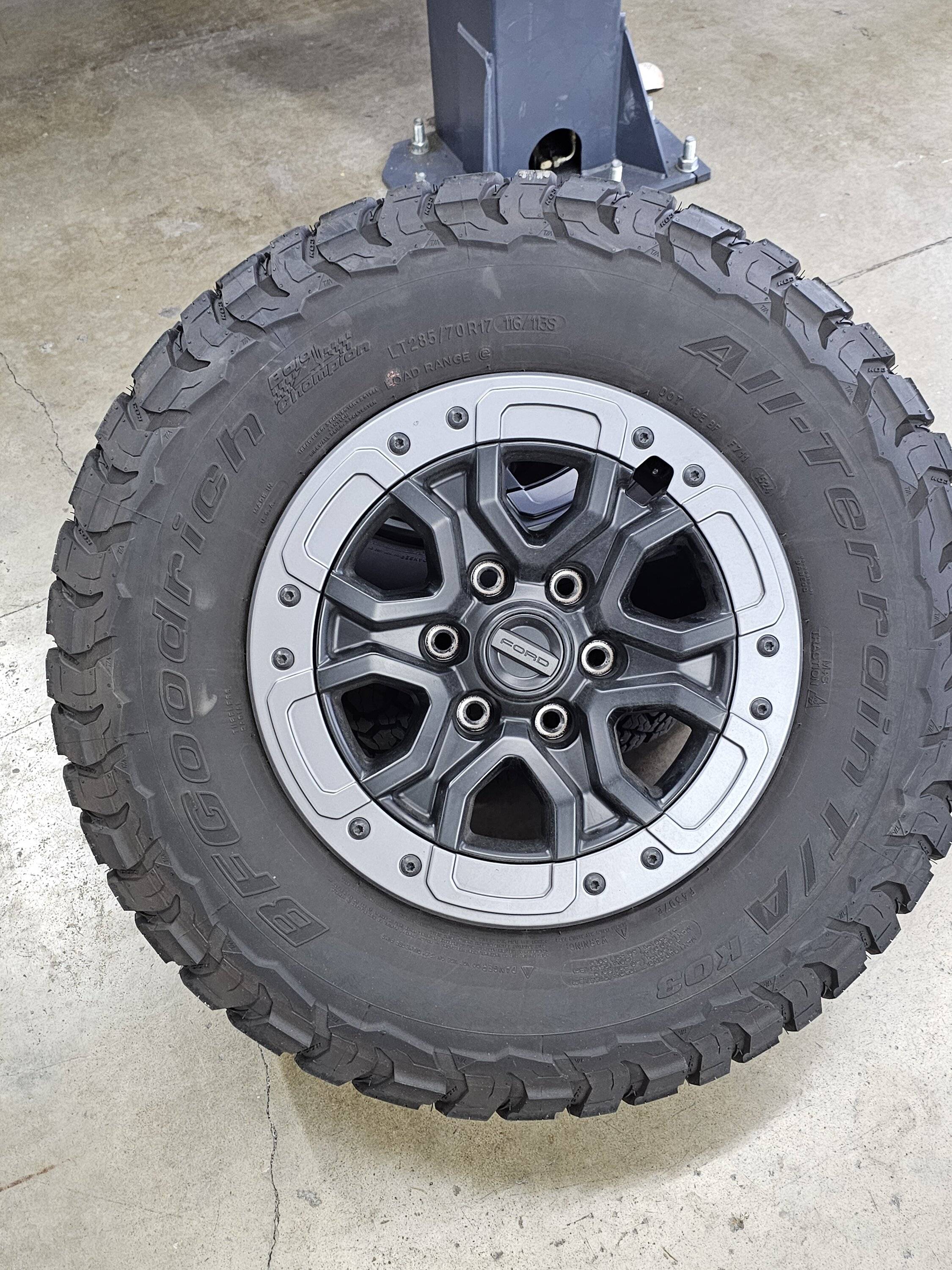 Ford Ranger Ranger Raptor bead lock wheels, tires and sensors (and spare) 20250304_104234