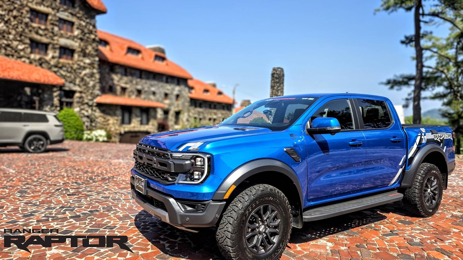 Ford Ranger Ranger Raptor:  Pics on Biltmore Estate Grounds and around Asheville NC 503256362_10161644951158597_7200813181875041643_n