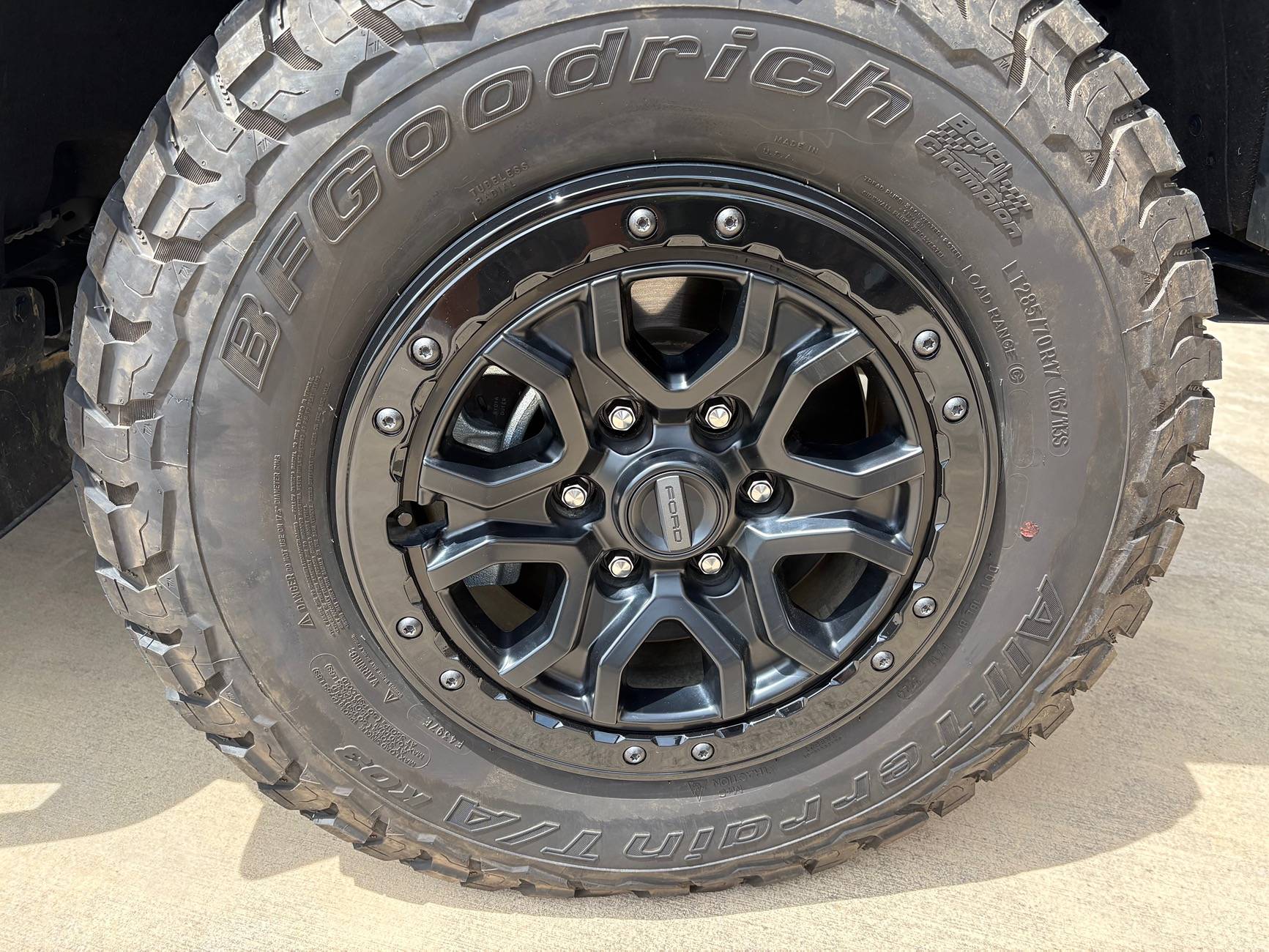 Ford Ranger Bronco trim rings on stock wheels IMG_3363