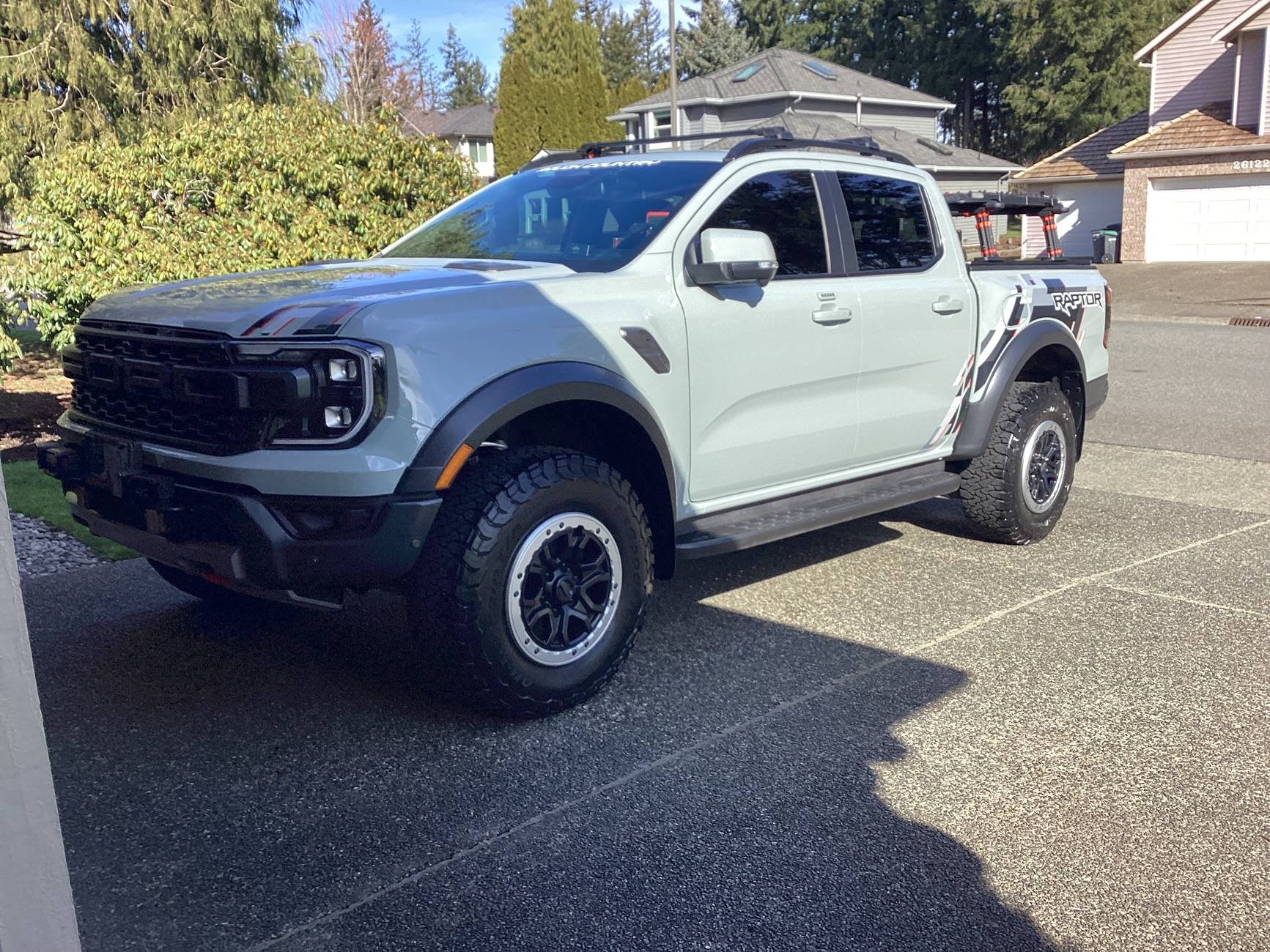 Ford Ranger Bronco trim rings on stock wheels IMG_0162