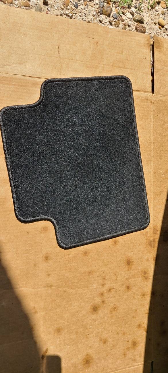 Ford Ranger 2025 Ranger XLT Black Appearance Package floor mats question... 20250614_160751