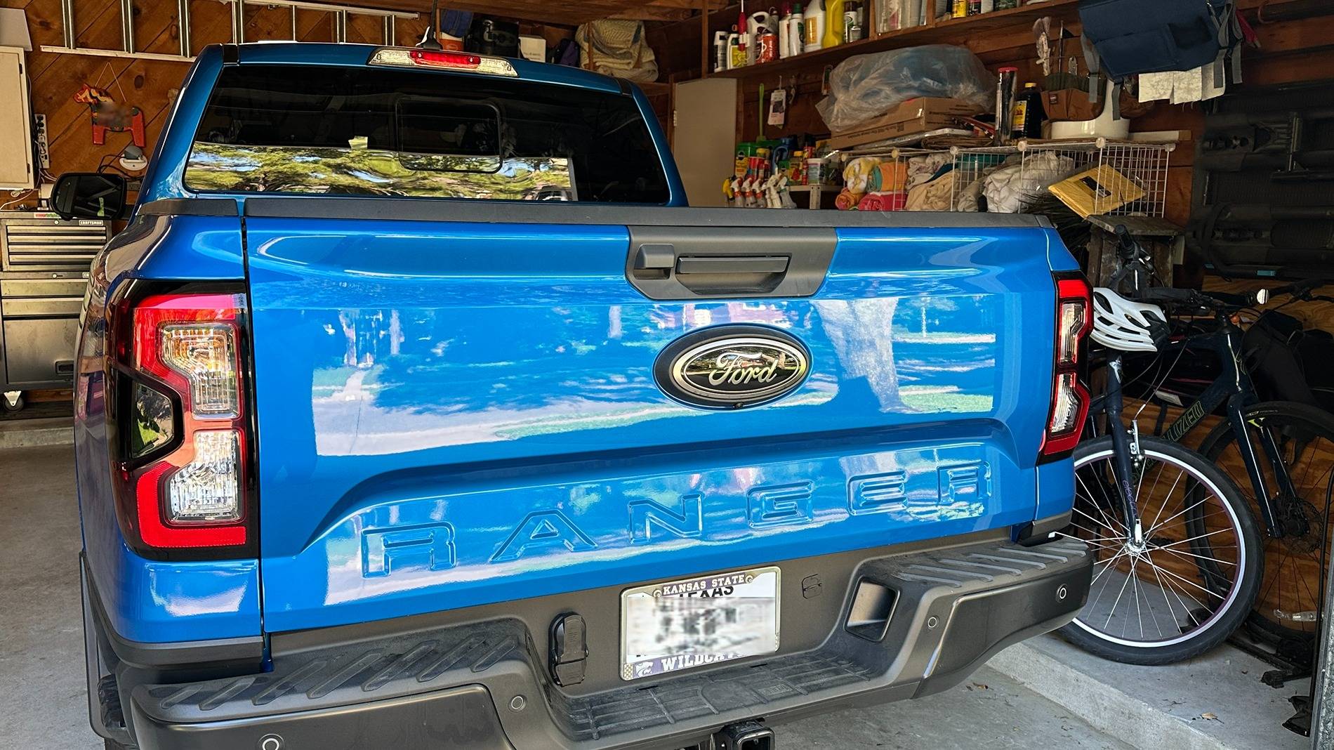 Ford Ranger Looking for Blue Rangers photos with tailgate Letters IMG_E3812.JPG