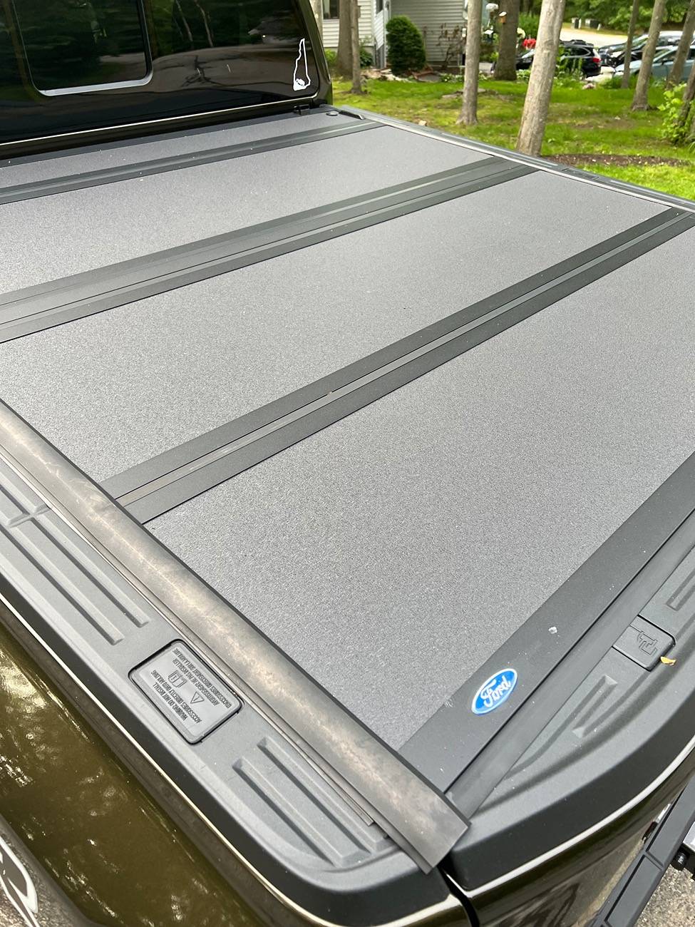 Ford Ranger Leer Ford Hard Folding 4-Panel Bed Cover (Leer HF650M) already Bubbling. IMG_1152