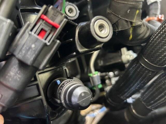 Ford Ranger Where should these lines connect in engine bay? Raptor Engine Vacumn line close up 2 of 3