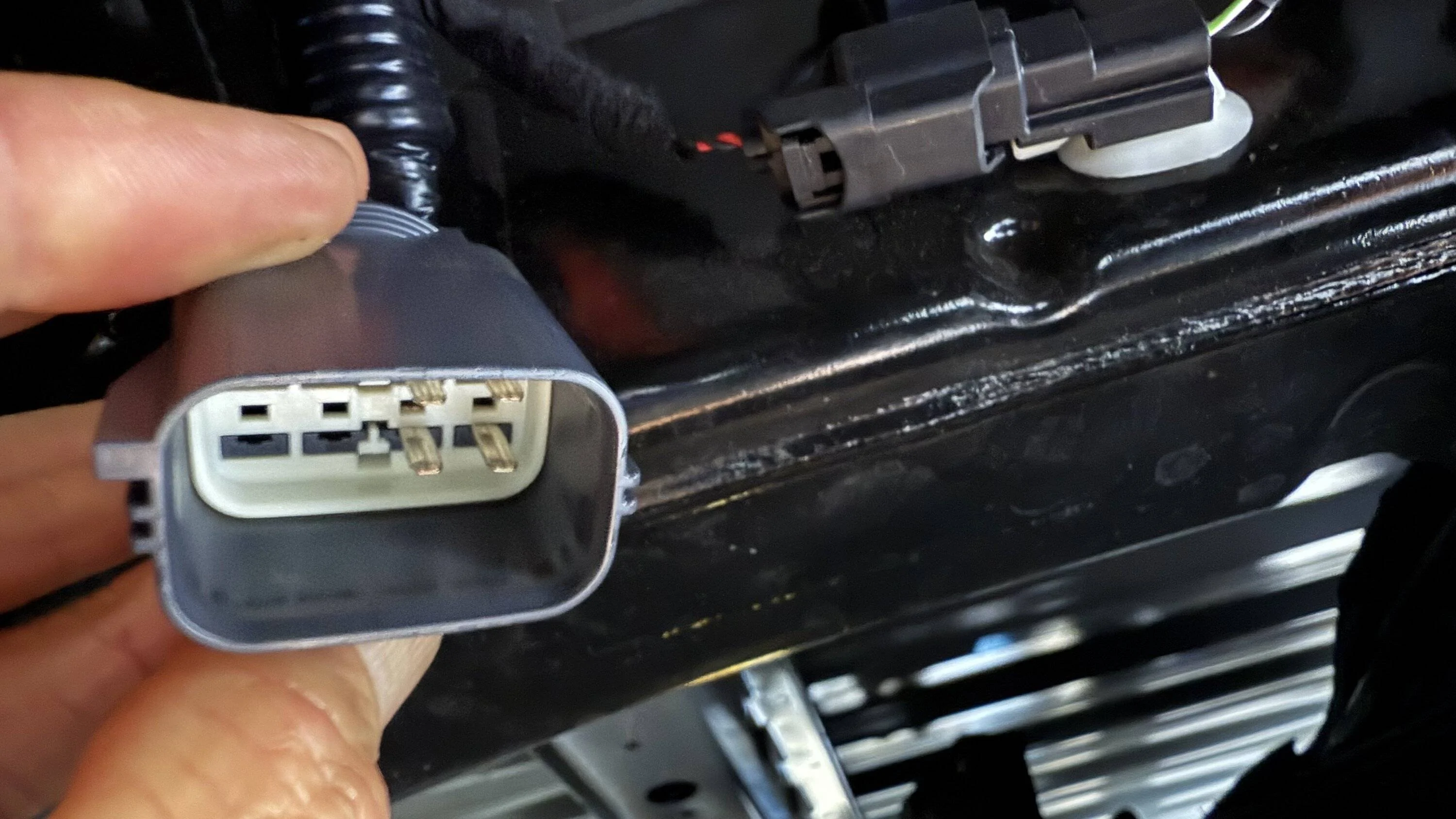 Ford Ranger Added +12v usb port to bed power panel 2025 lariat IMG_0131