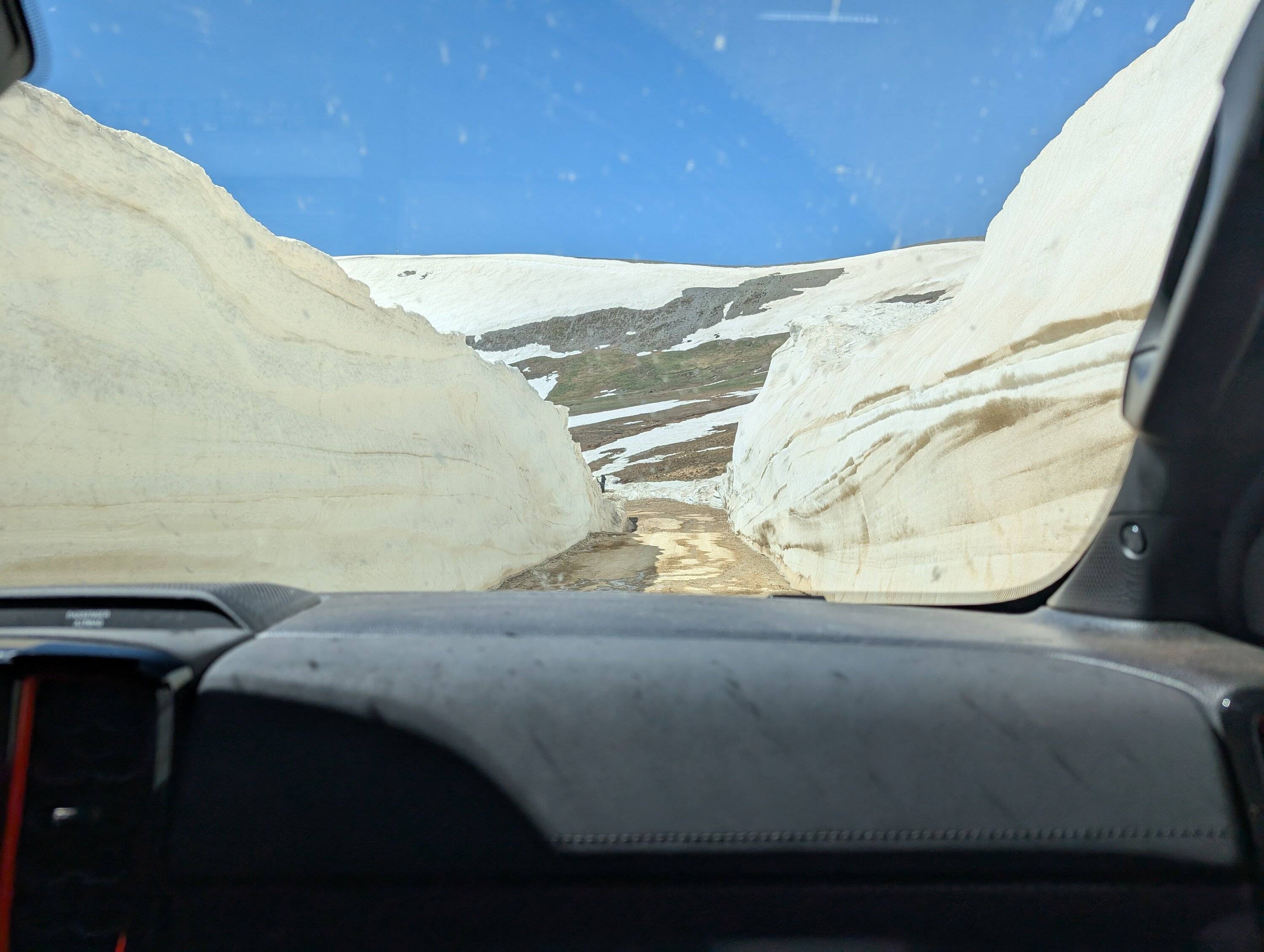 Ford Ranger Alpine loop in a 99% stock Ranger Raptor. Awesome. 1000003675