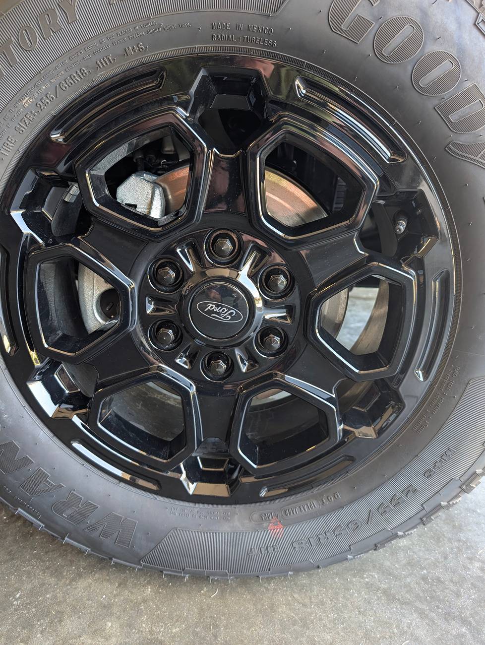 Ford Ranger How the black appearance should've came from the factory 1000049016