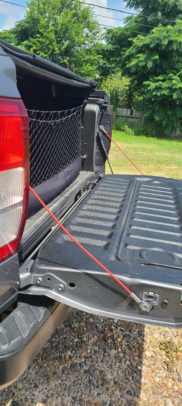 Ford Ranger Tailgate Cables of Uneven Length on a 2025 Ranger Raptor 20250628_114654