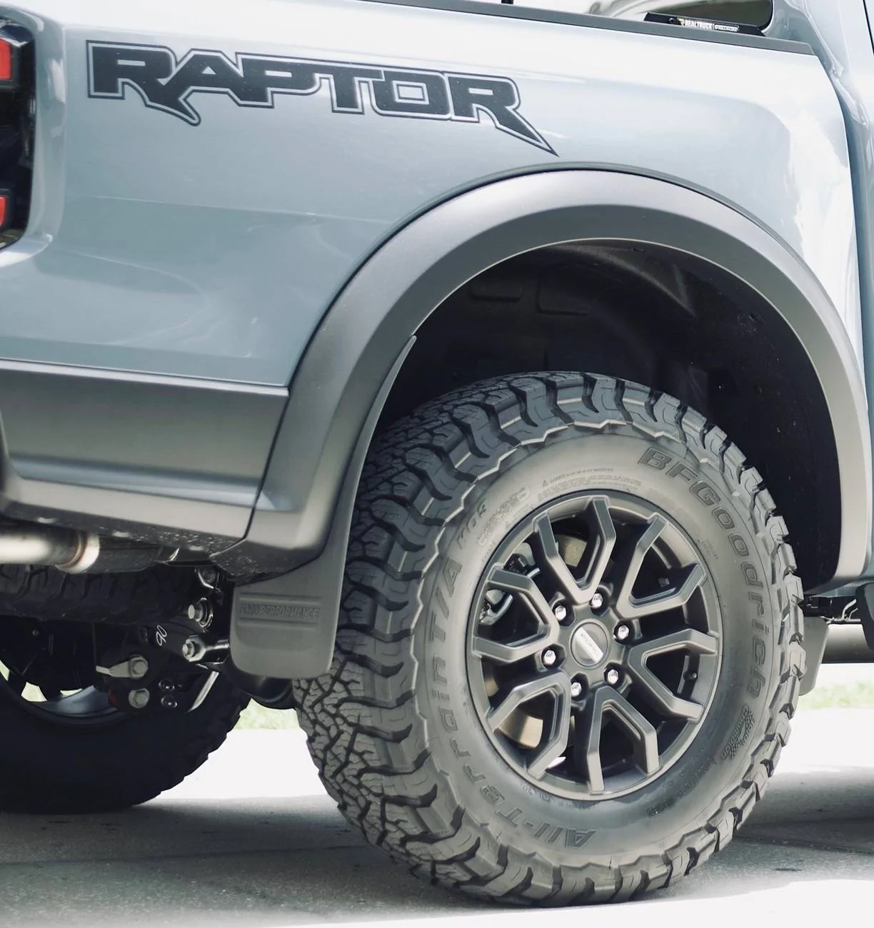 Ford Ranger Need advice for 2025 Ranger Lariat mud flaps DSC_2220