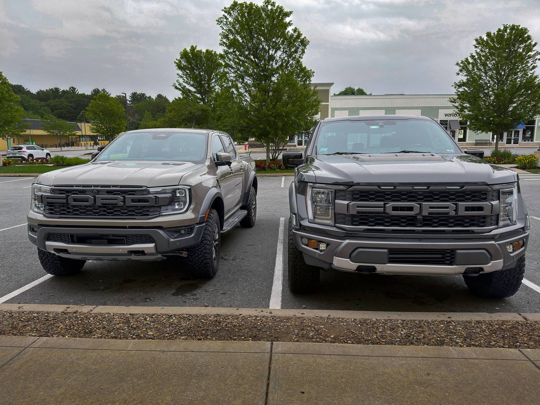 Ford Ranger Ranger Raptor VS.  F150 Lariat Raptors