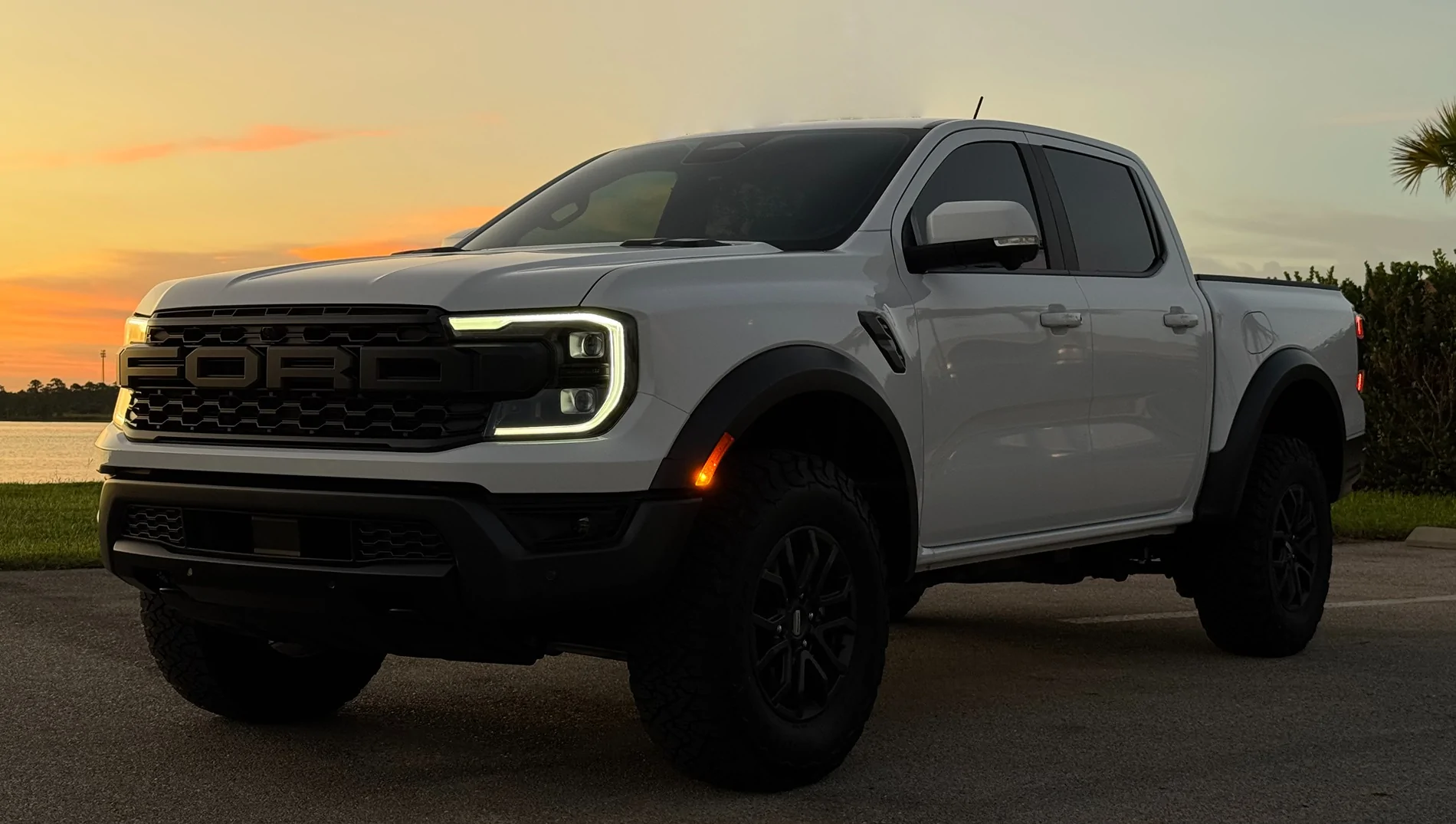 Ford Ranger Skid Plate - SEM Trim Black & Satin vinyl on valence ranger