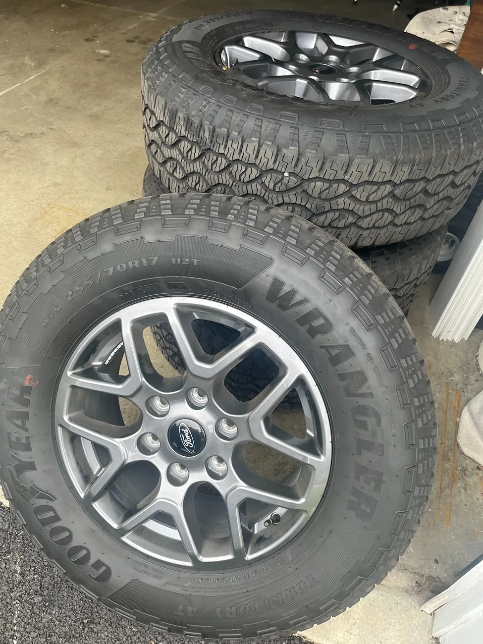 Ford Ranger 2025 Ranger wheels, tires with TPMS sensors IMG_5618