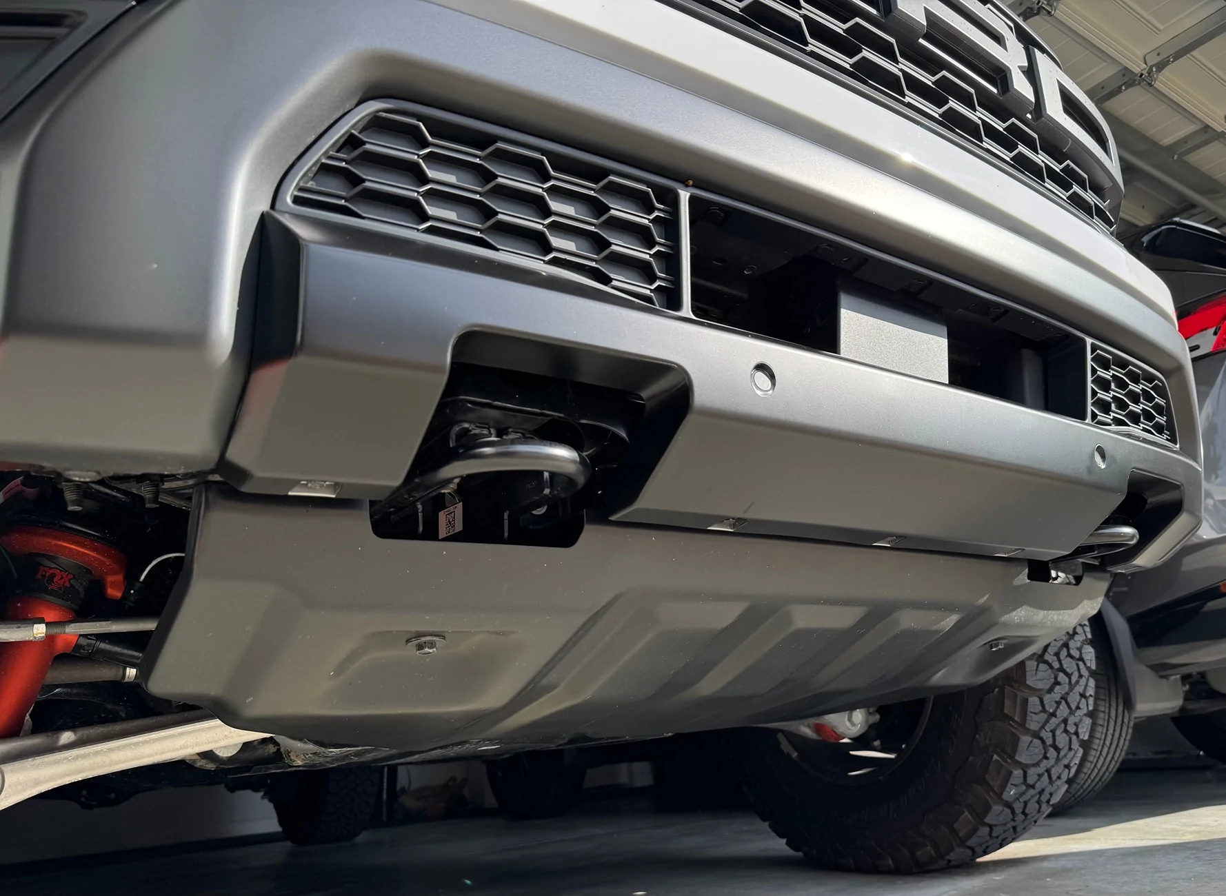 Ford Ranger Skid Plate - SEM Trim Black & Satin vinyl on valence IMG_1972