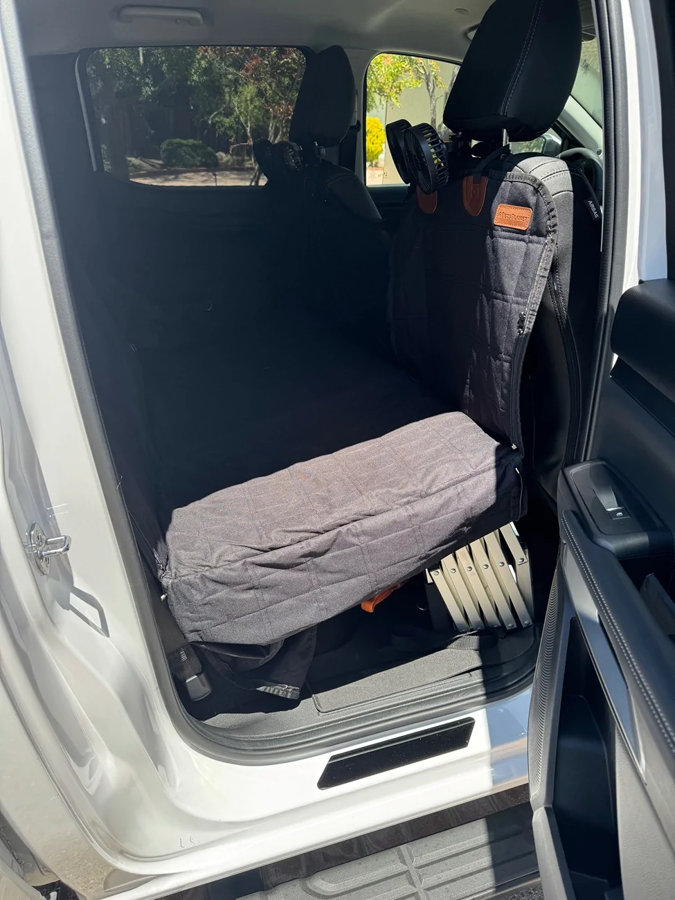 Ford Ranger Backseat protector for dogs IMG_4661