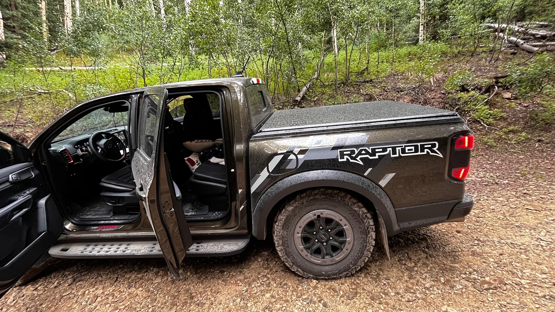 Ford Ranger Thoughts on the Gator SRX Soft Roll Up cover? IMG_5141