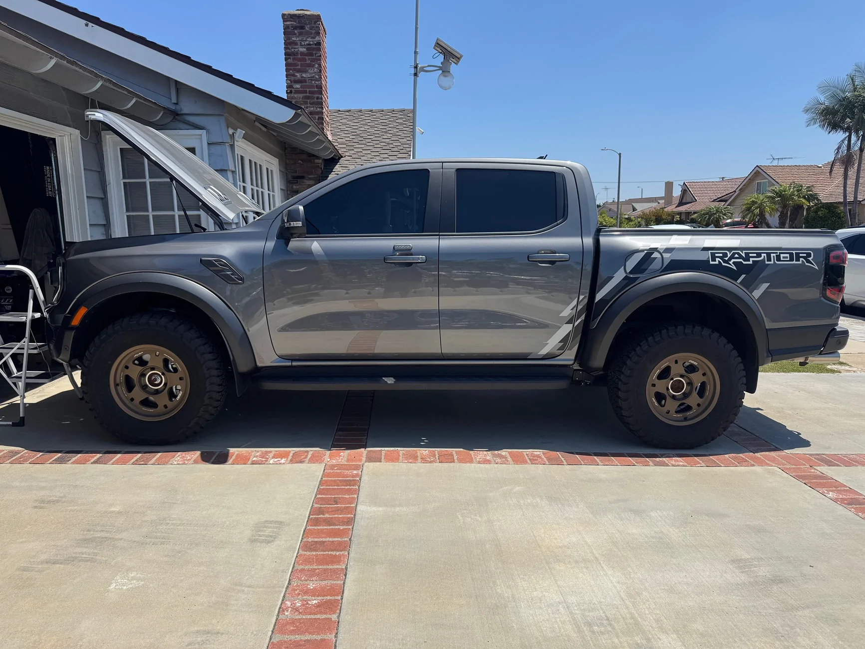 Ford Ranger Volk Racing Rays A LAP 05X - Bronze 17x8 +20 IMG_9582
