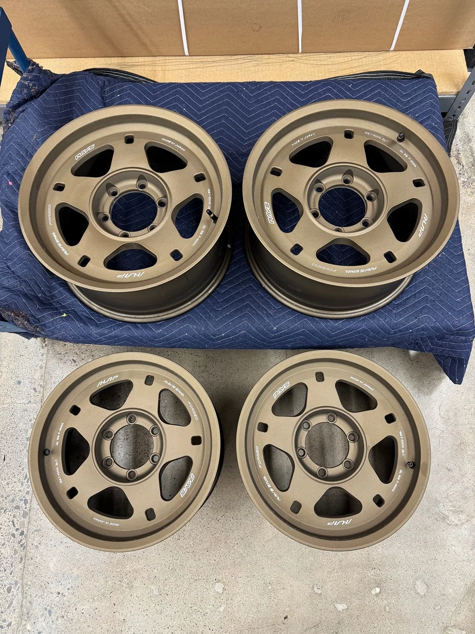 Ford Ranger Volk Racing Rays A LAP 05X - Bronze 17x8 +20 IMG_9639